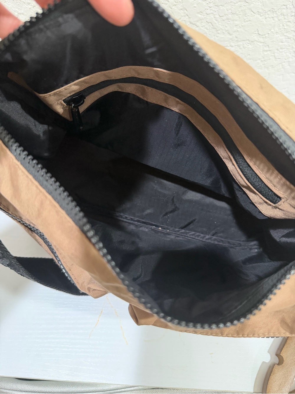 BAGGU MEDIUM CARGO CROSSBODY - CACOA - Picture 3 of 14